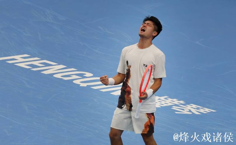 吴易昺2-1商竣程 首进全运会网球男单决赛即夺冠 吴易昺2-1商竣程 首进全运会网球男单决赛即夺冠